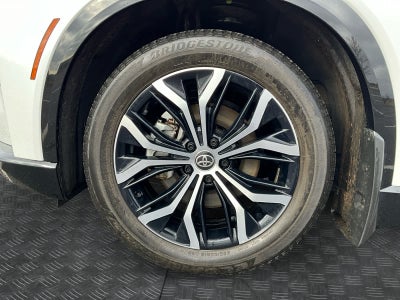 2025 Toyota Crown Signia XLE