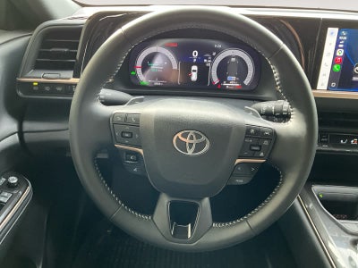 2025 Toyota Crown Signia XLE