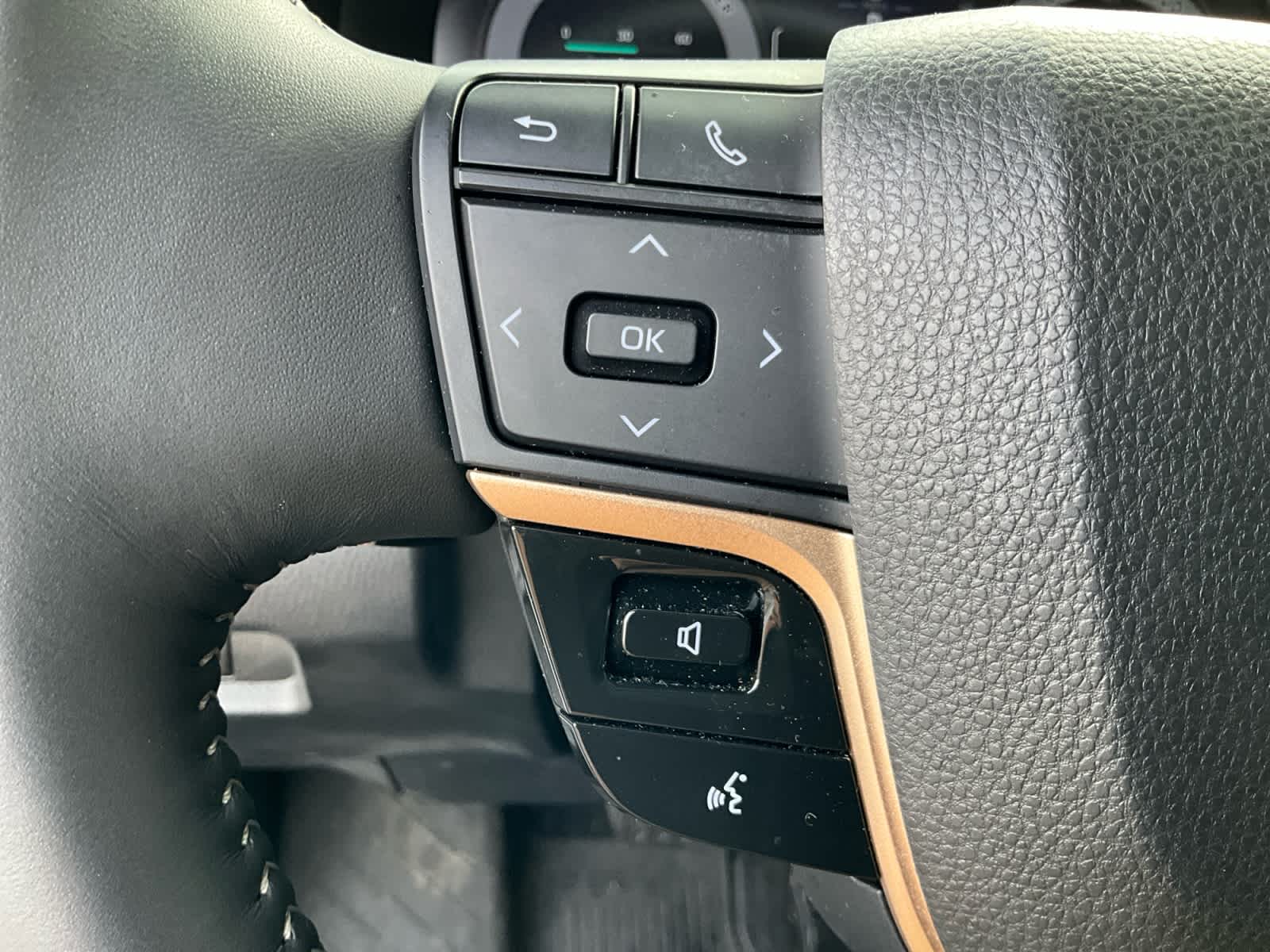 2025 Toyota Crown Signia XLE