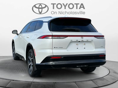 2025 Toyota Crown Signia XLE