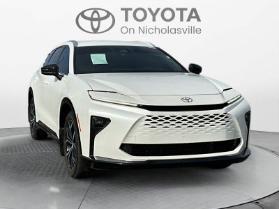 2025 Toyota Crown Signia XLE