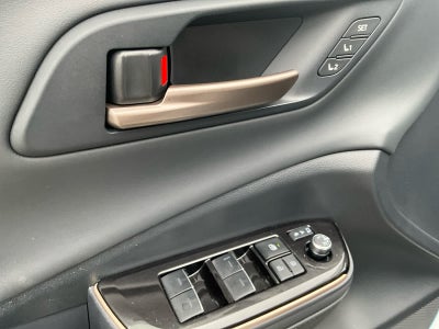 2025 Toyota Crown Platinum