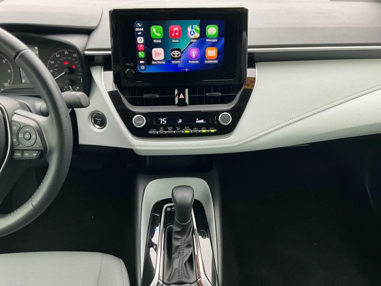 2025 Toyota Corolla Hybrid SE