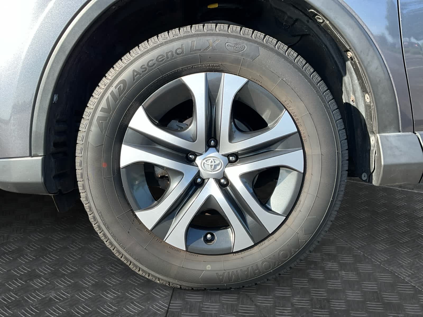 2017 Toyota RAV4 LE