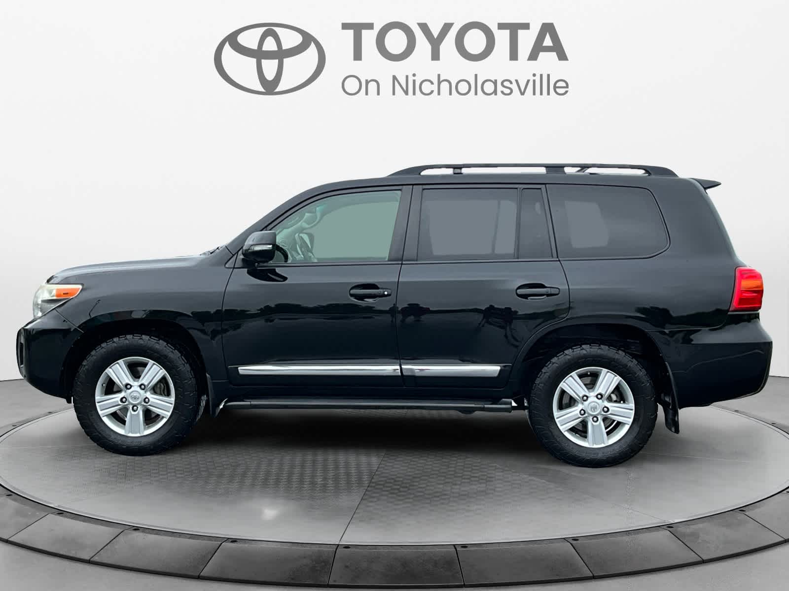 2013 Toyota Land Cruiser 4dr 4WD (Natl)