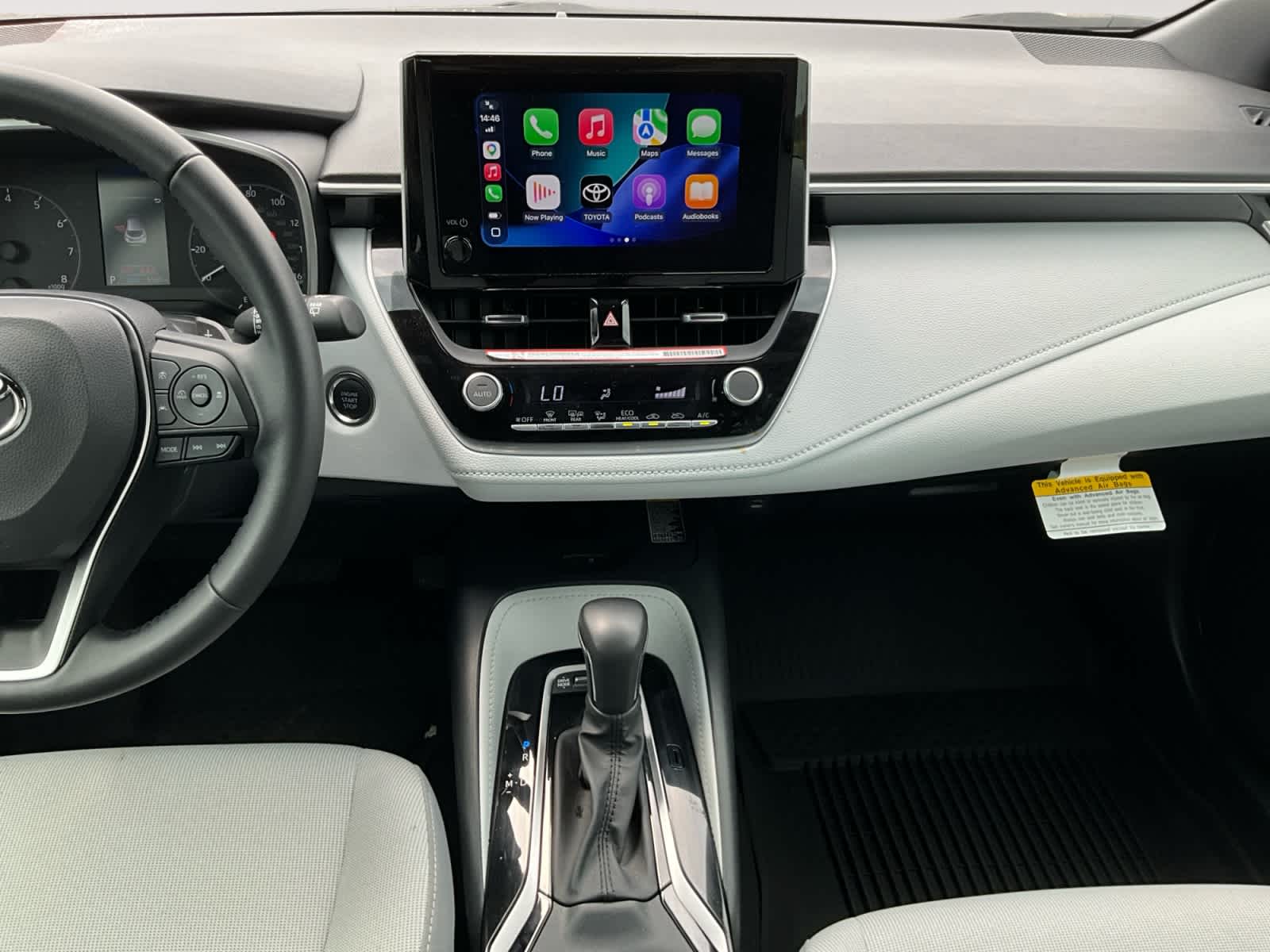 2025 Toyota Corolla Hatchback SE