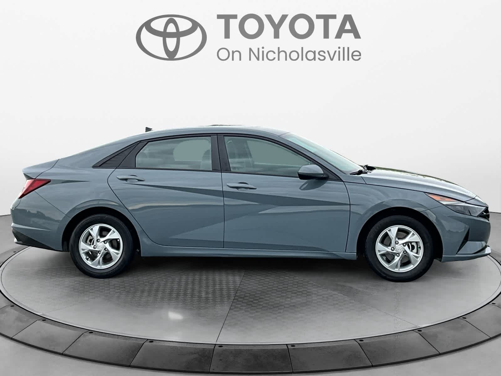 2022 Hyundai Elantra SE