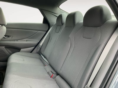 2022 Hyundai Elantra SE
