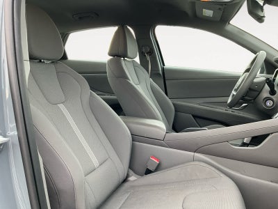 2022 Hyundai Elantra SE
