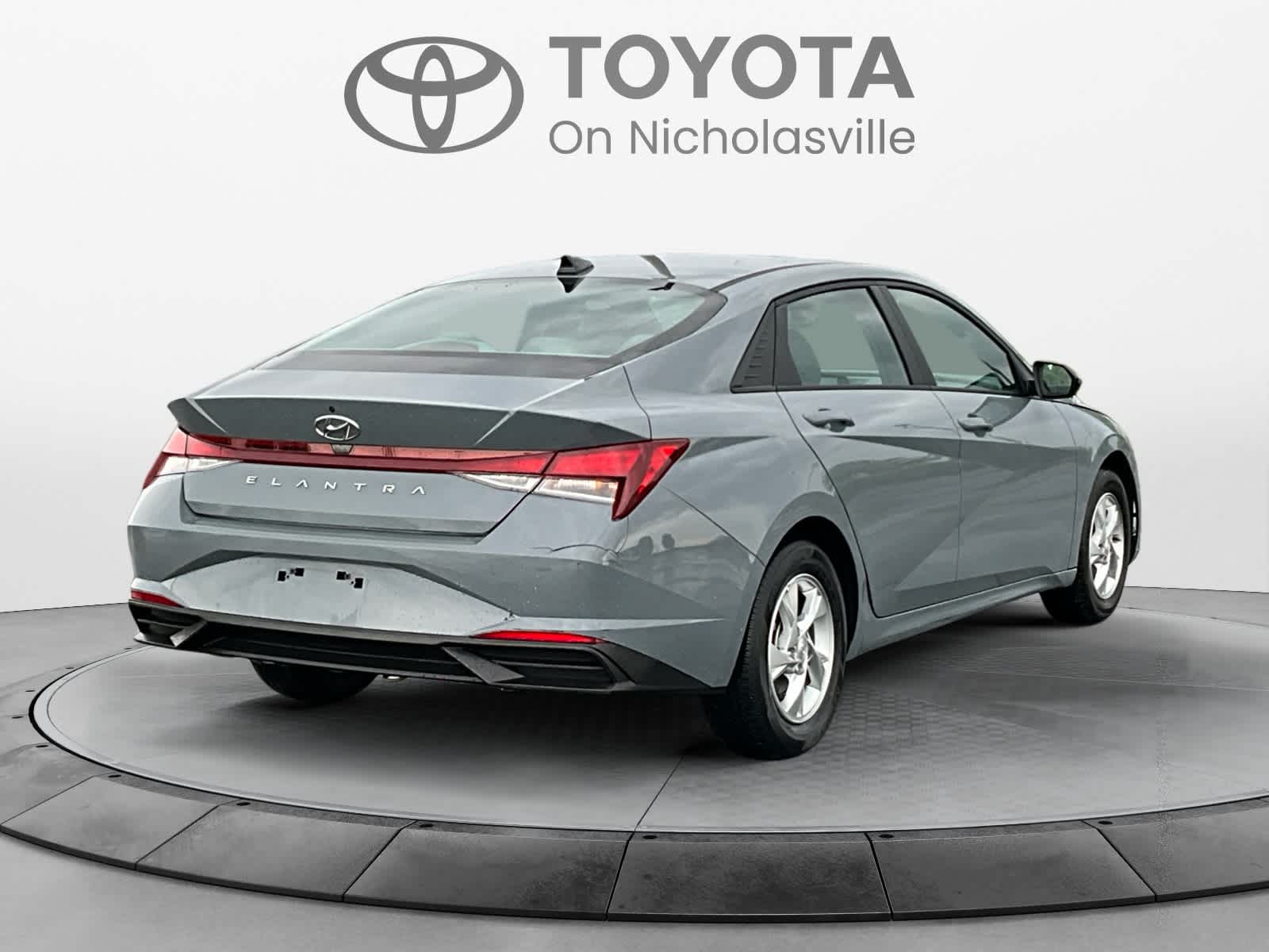 2022 Hyundai Elantra SE