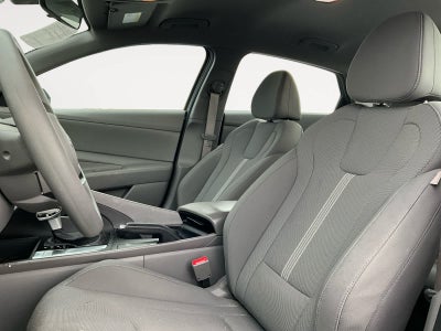 2022 Hyundai Elantra SE