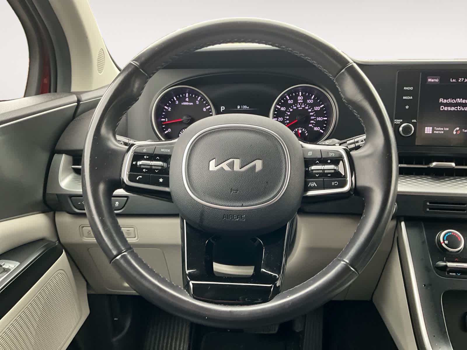 2023 Kia Carnival LX