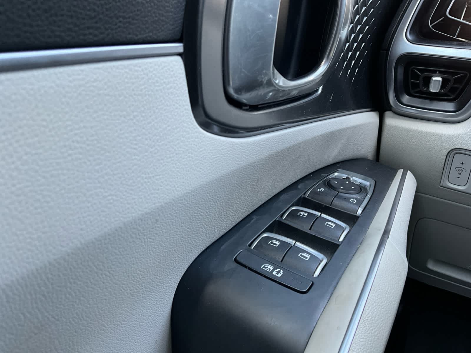 2022 Kia Sorento Hybrid S