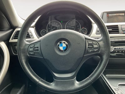 2017 BMW 320i 320i