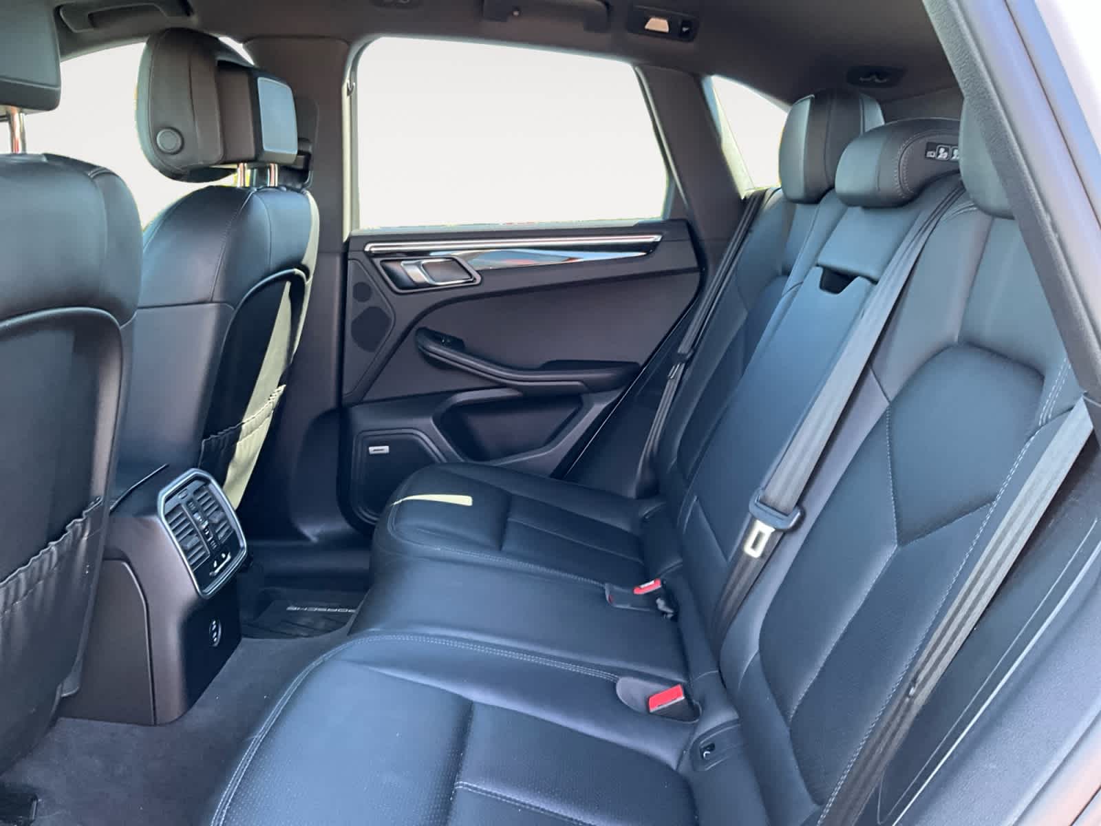 2020 Porsche Macan S