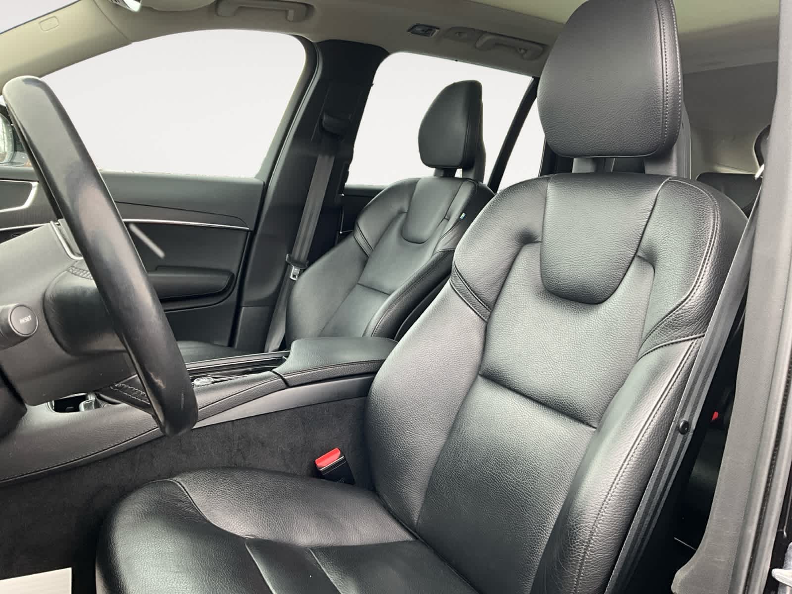 2020 Volvo XC90 Momentum