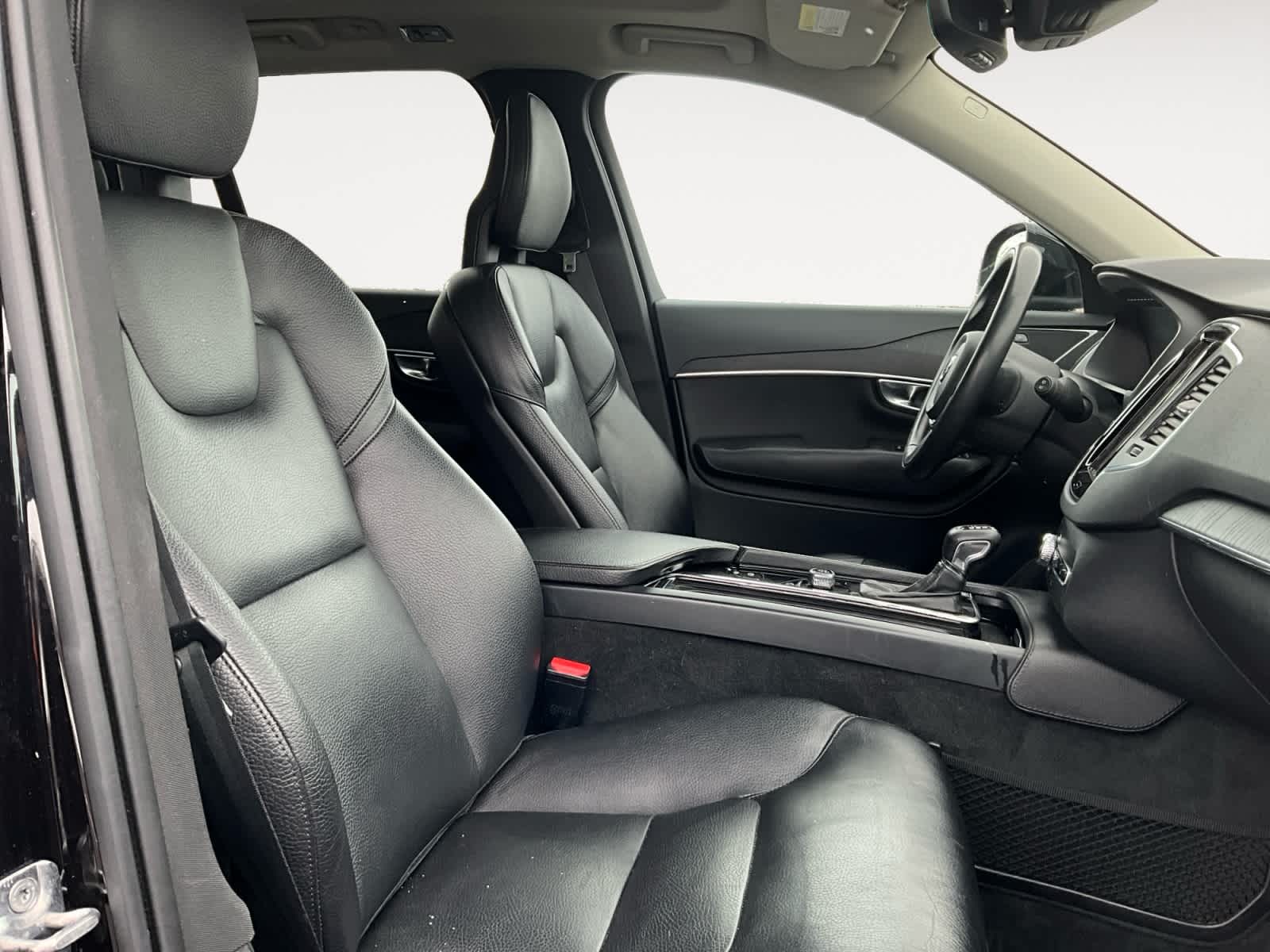 2020 Volvo XC90 Momentum