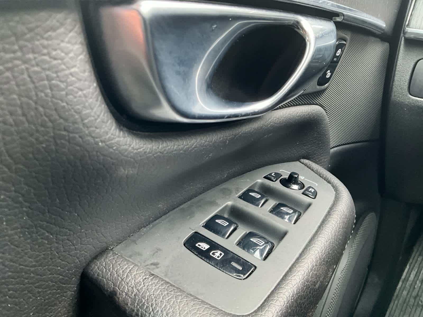 2020 Volvo XC90 Momentum