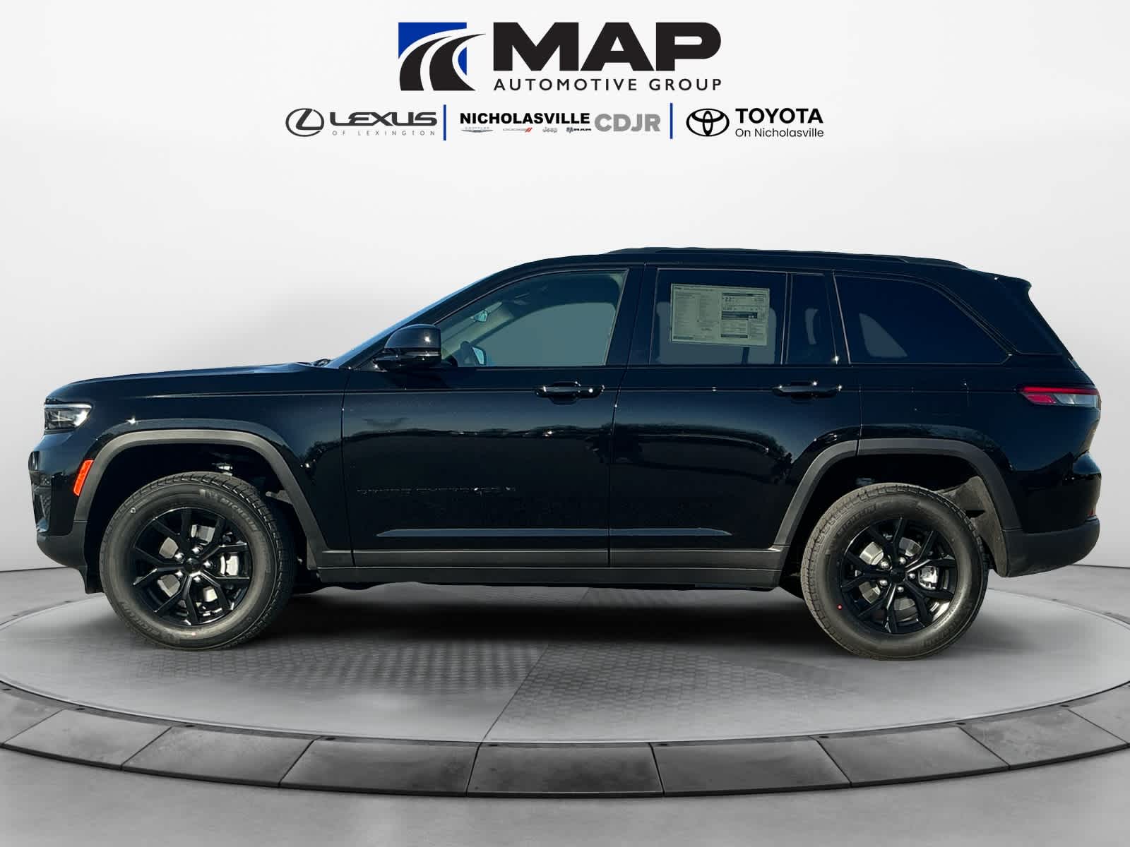 2025 Jeep Grand Cherokee Laredo