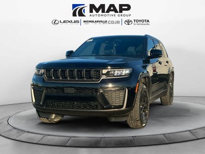 2026 Jeep Grand Cherokee Laredo Altitude