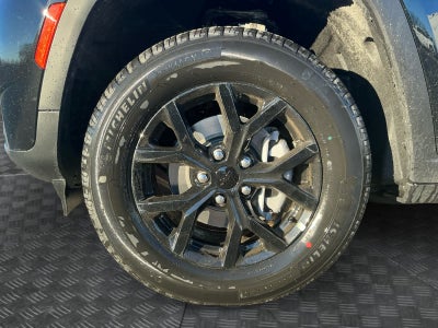 2026 Jeep Grand Cherokee Laredo Altitude