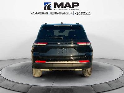 2026 Jeep Grand Cherokee Laredo Altitude