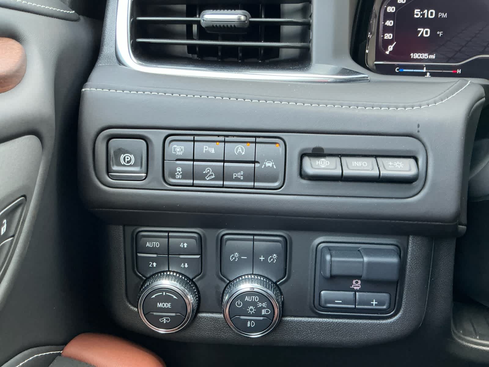 2024 GMC Yukon Denali Ultimate Denali Ultimate