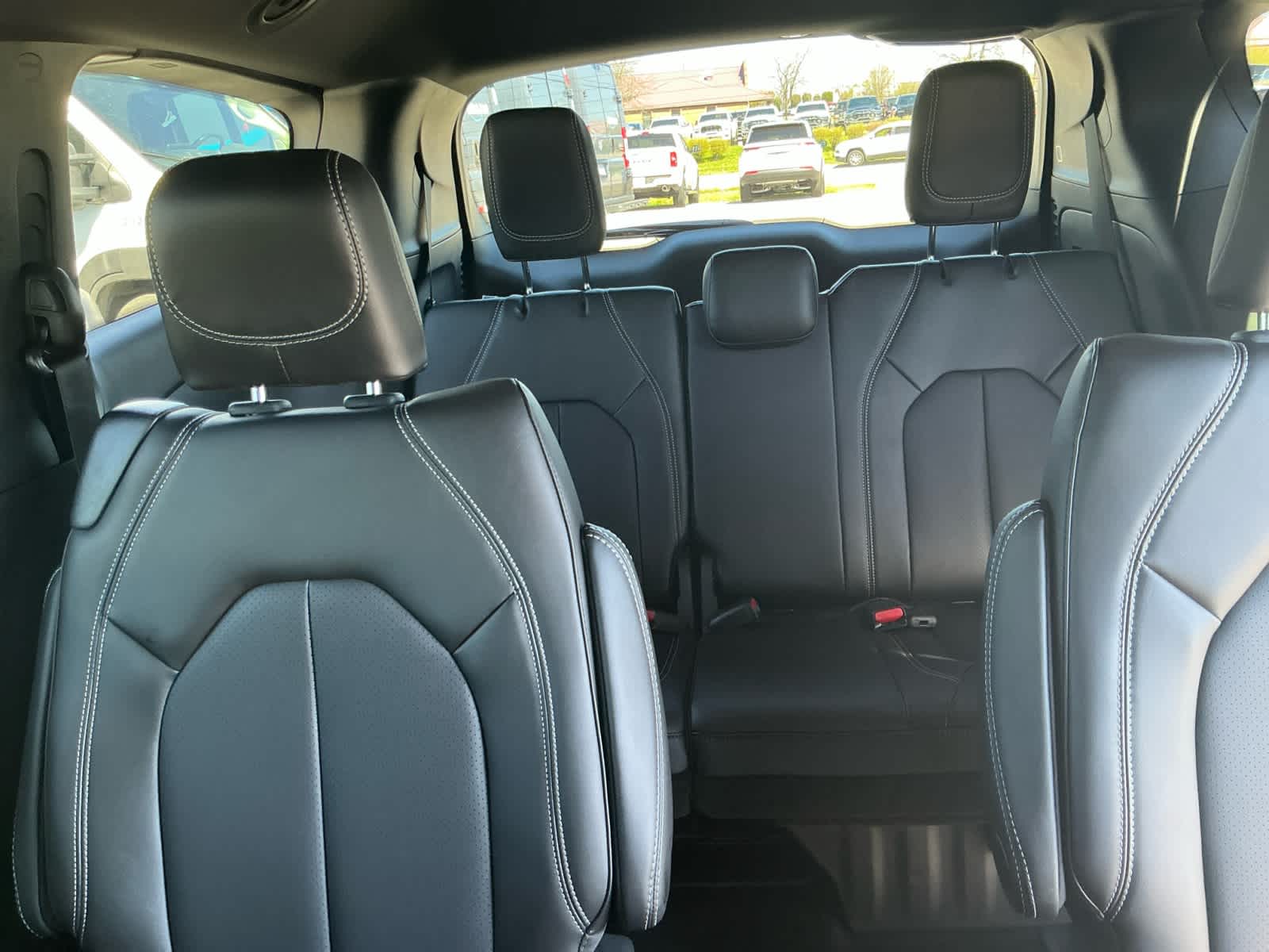 2026 Chrysler Pacifica Select