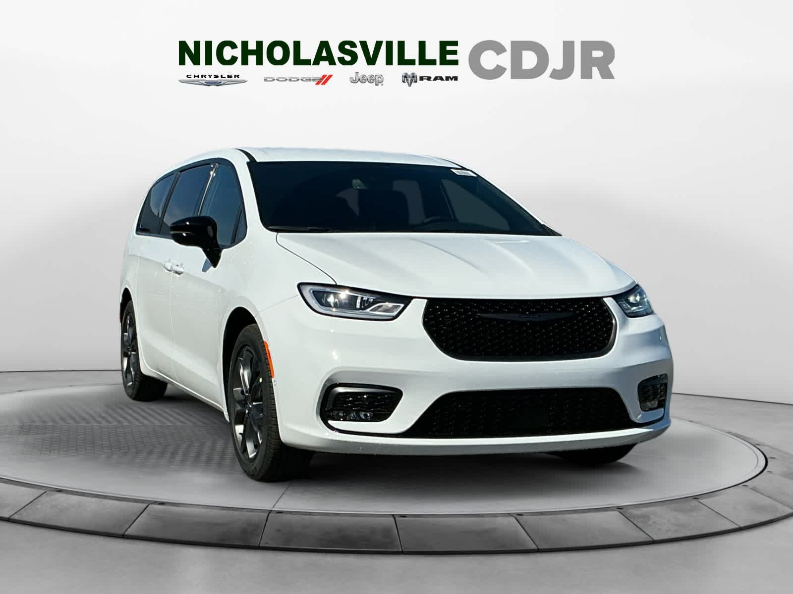 2026 Chrysler Pacifica Select