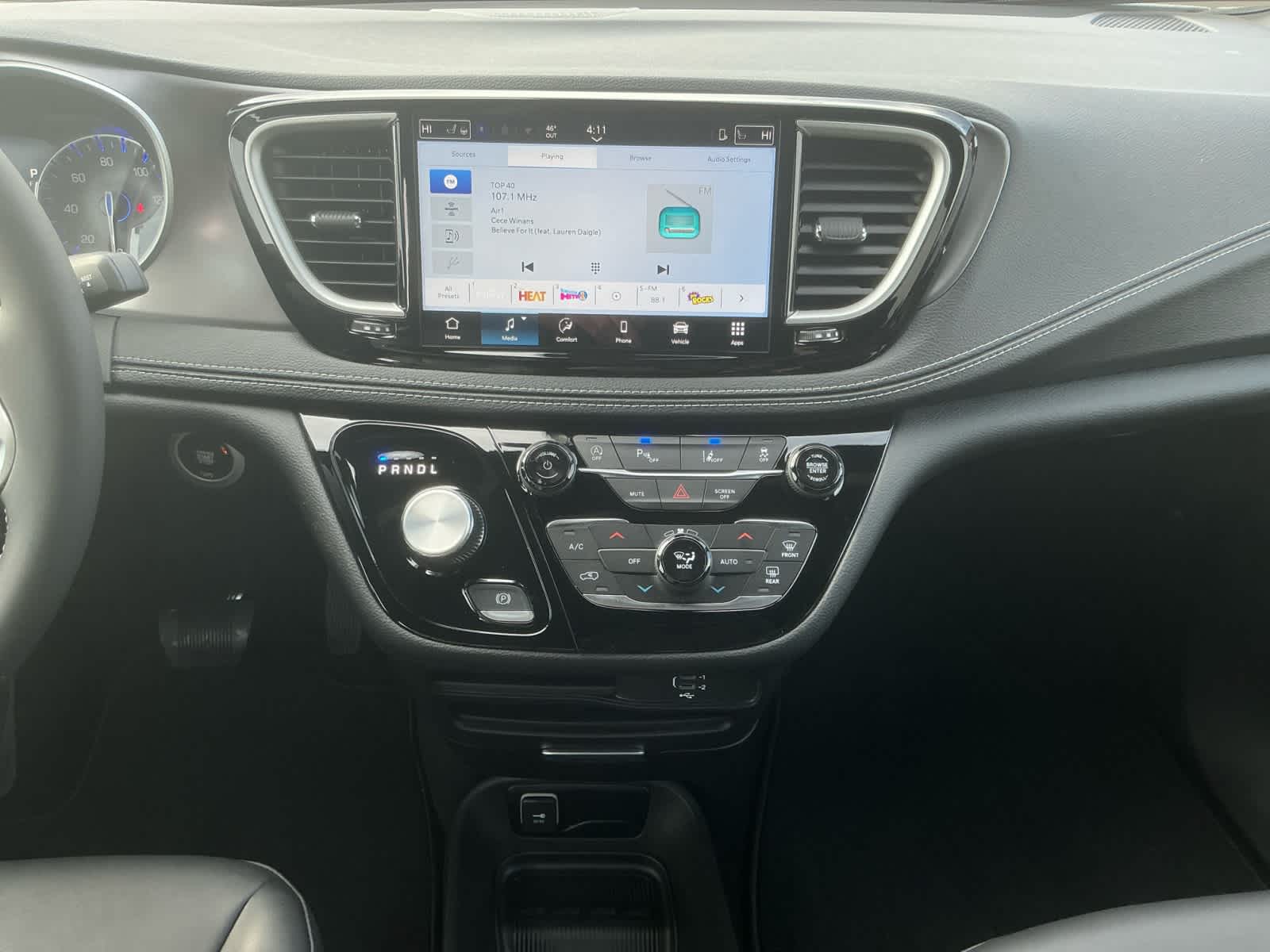 2026 Chrysler Pacifica Select