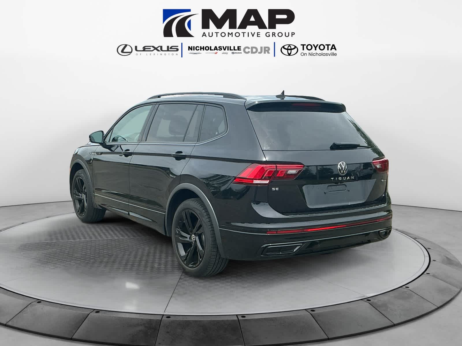 2023 Volkswagen Tiguan SE R-Line Black