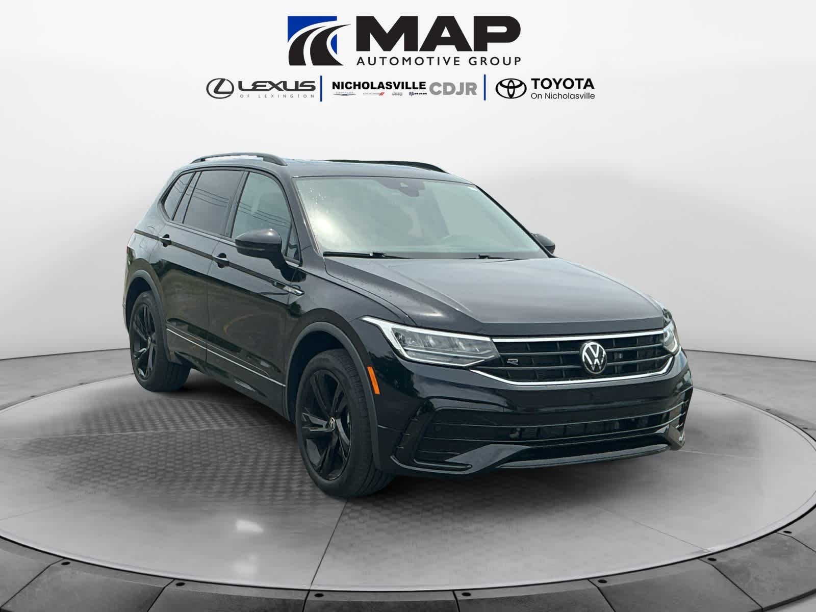 2023 Volkswagen Tiguan SE R-Line Black