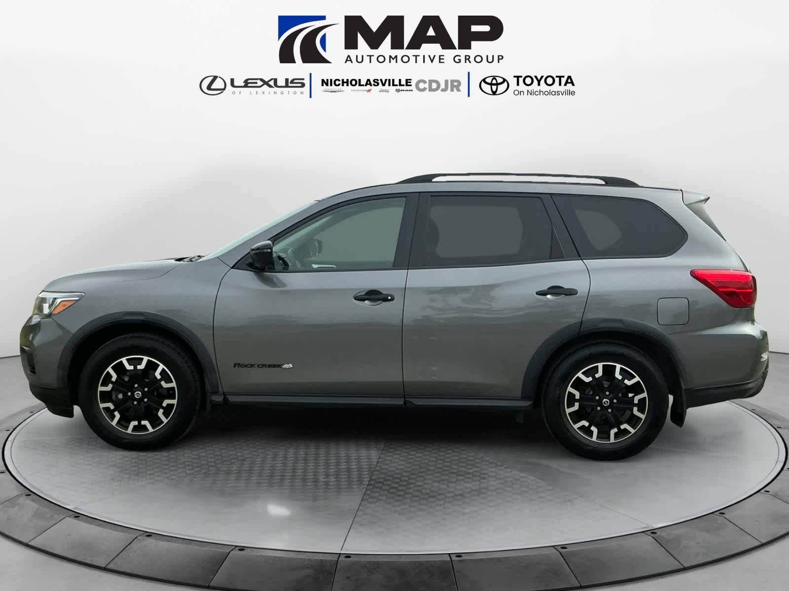 2019 Nissan Pathfinder SL