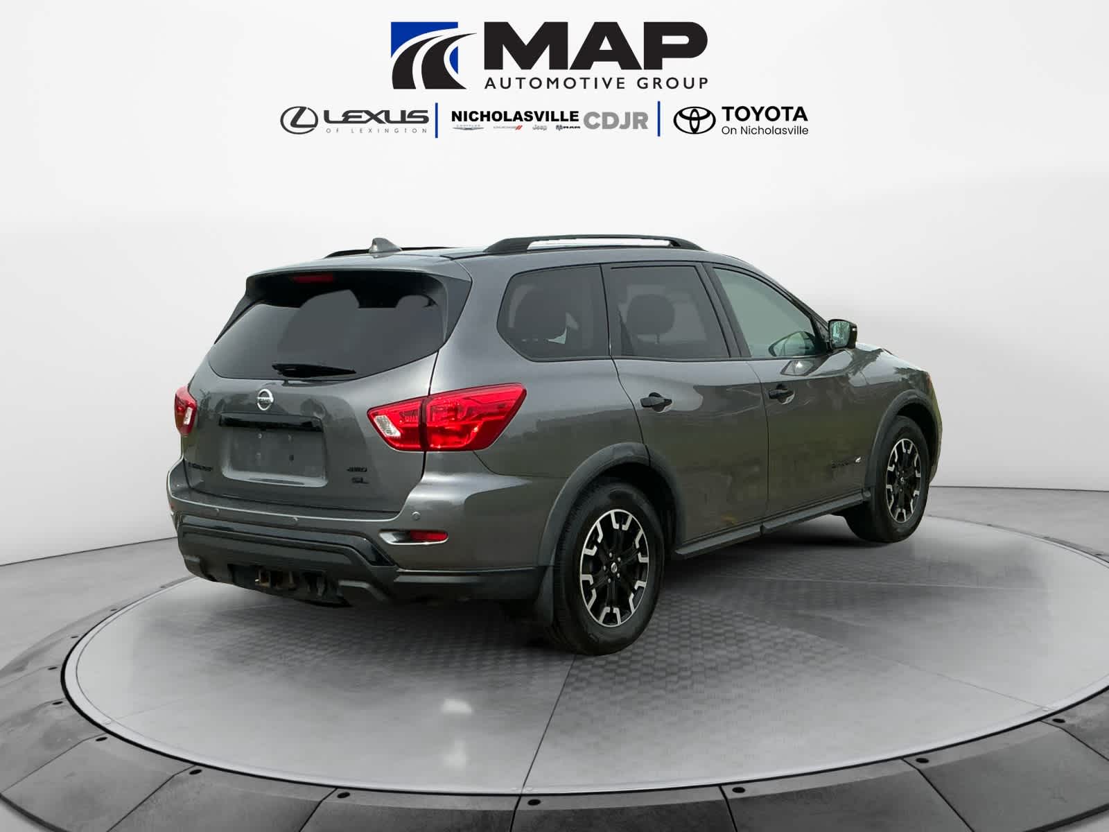 2019 Nissan Pathfinder SL