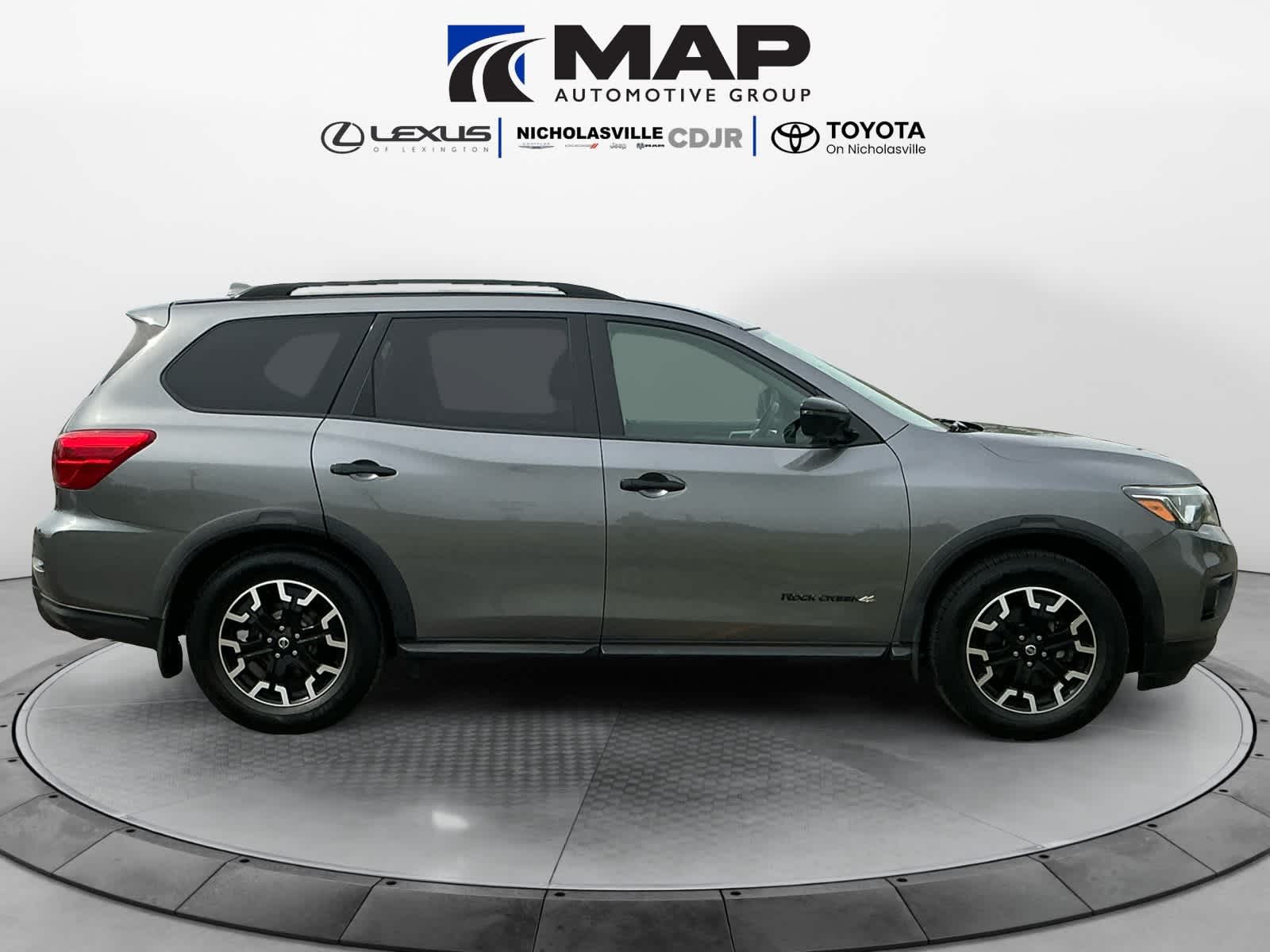 2019 Nissan Pathfinder SL