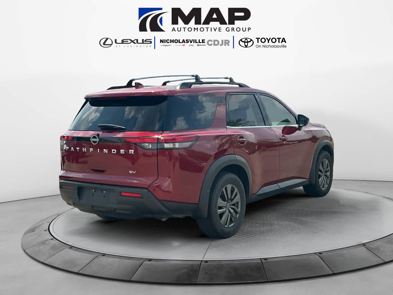 2022 Nissan Pathfinder SV