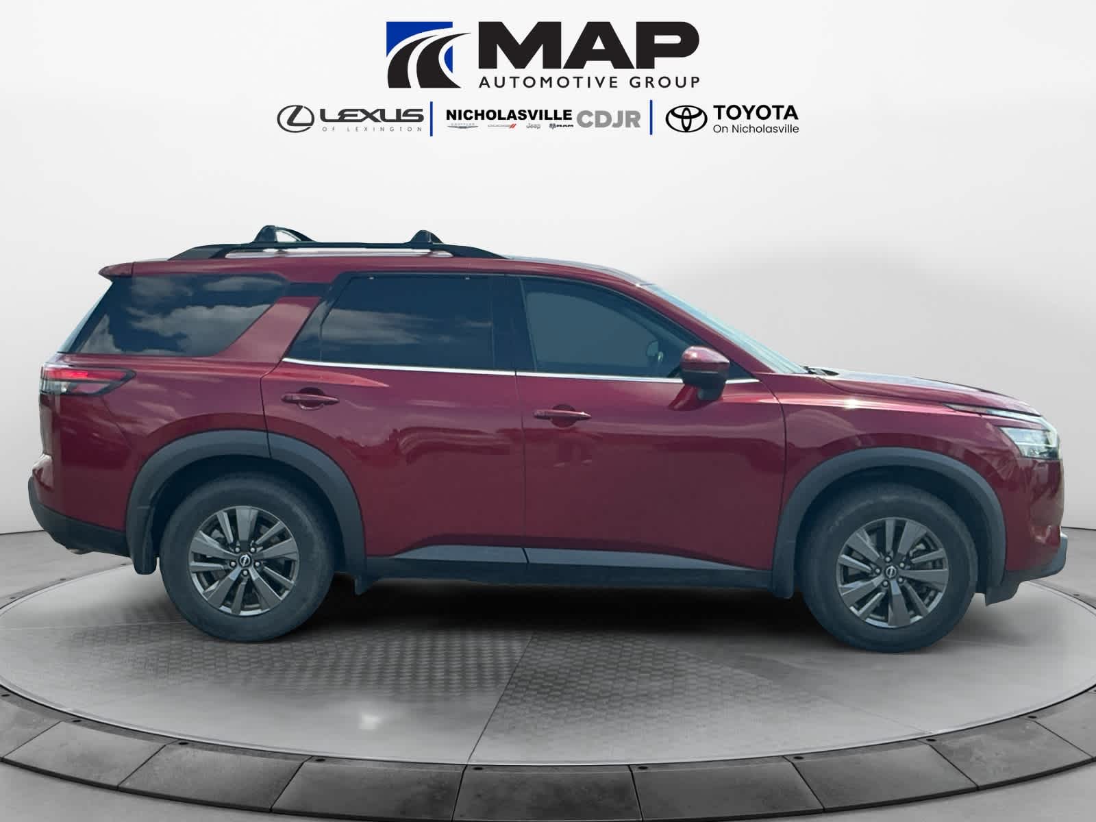 2022 Nissan Pathfinder SV
