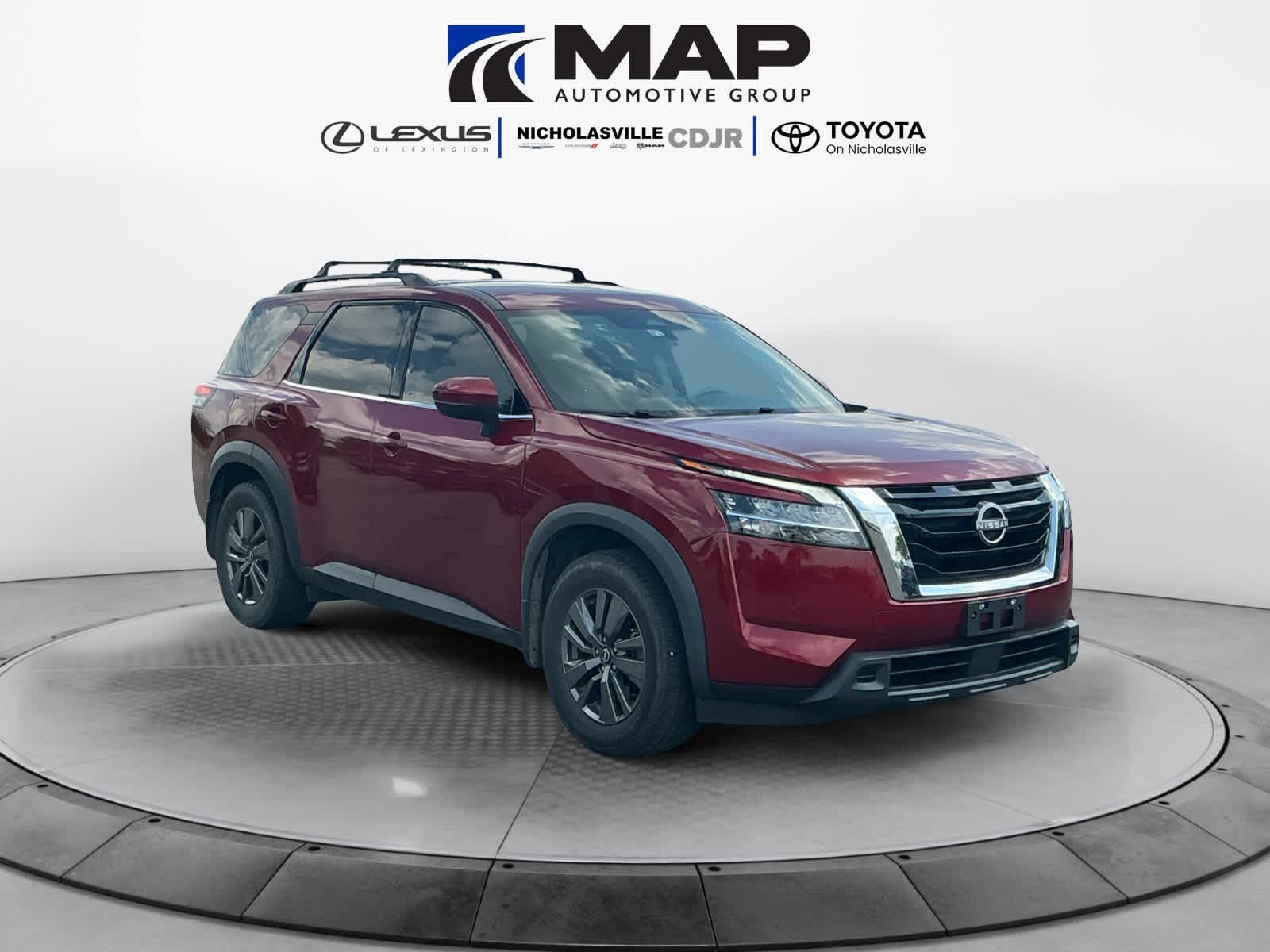 2022 Nissan Pathfinder SV