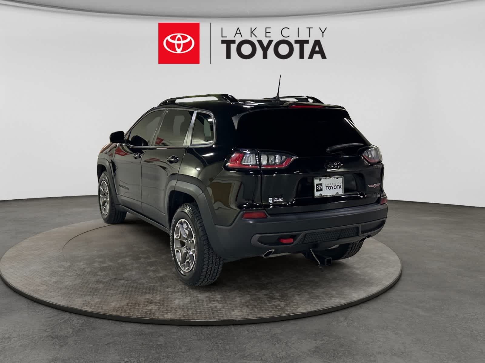 2023 Jeep Cherokee Trailhawk