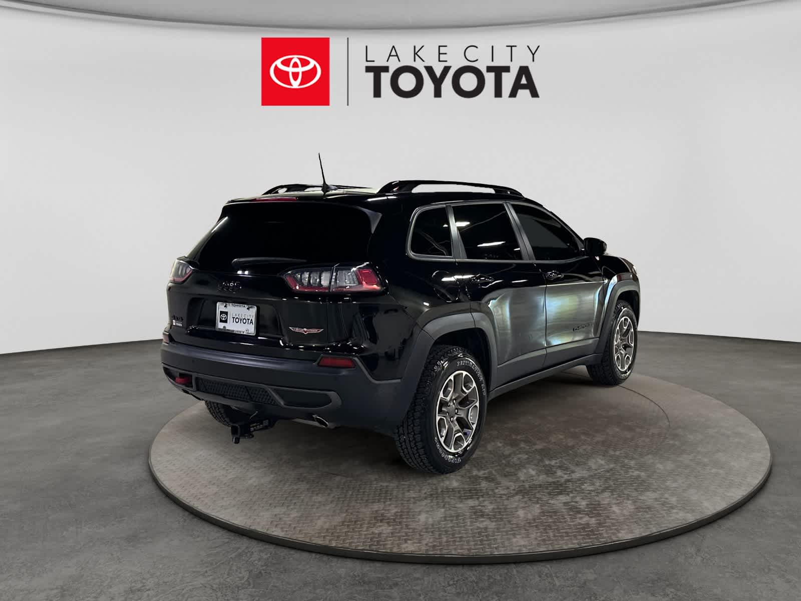 2023 Jeep Cherokee Trailhawk