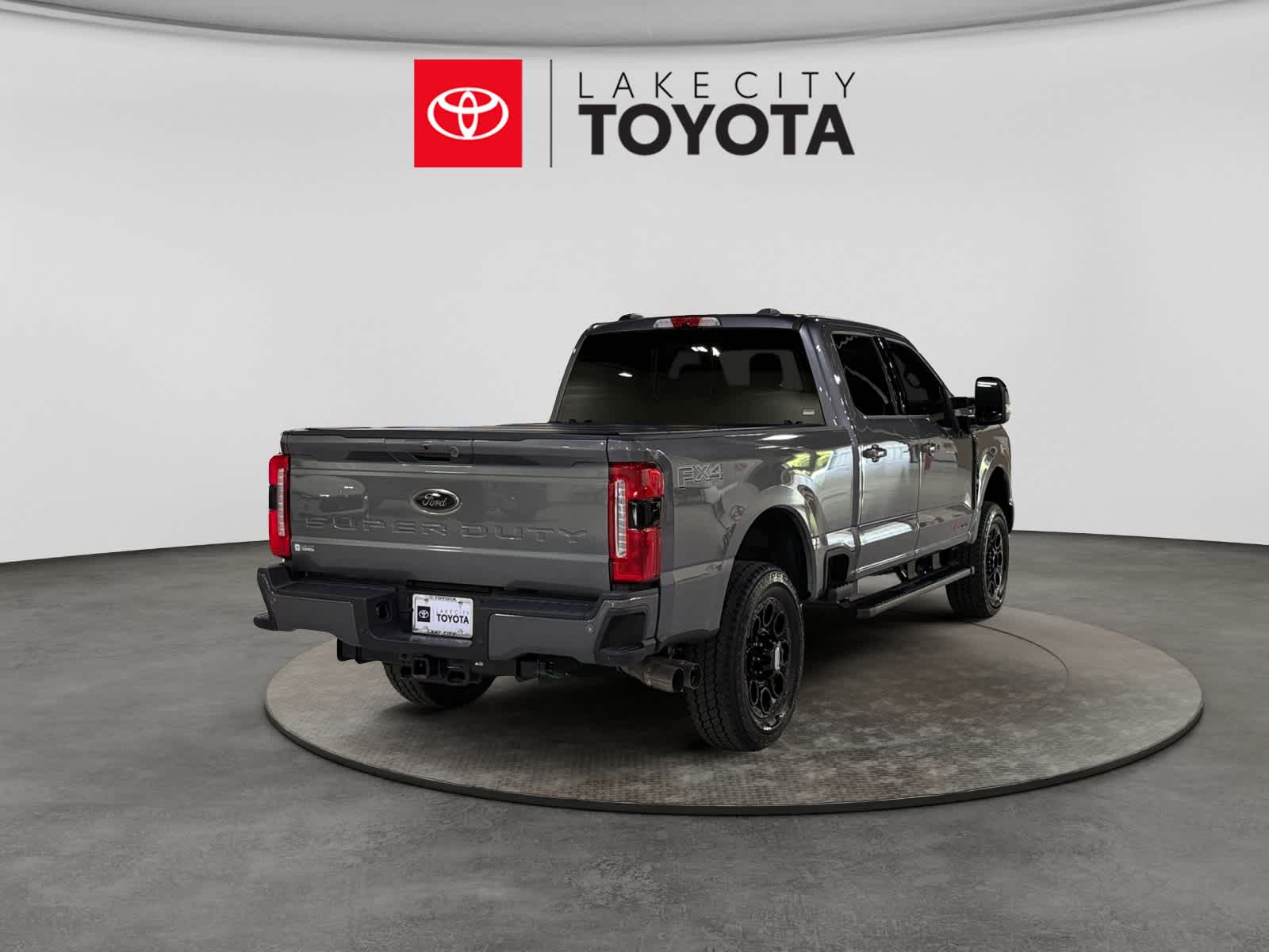 2024 Ford Super Duty F-250 Pickup LARIAT