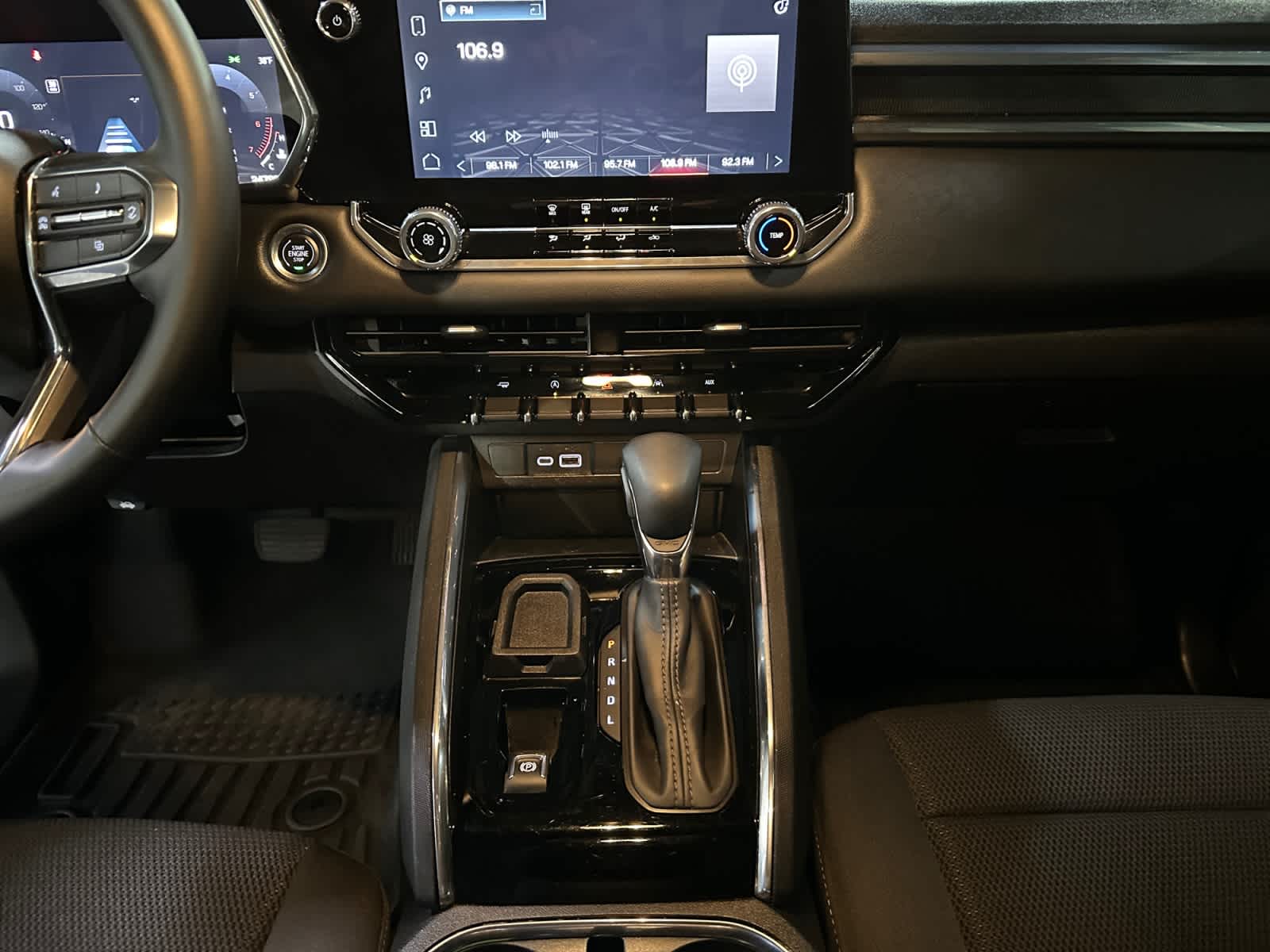 2025 GMC Canyon 2WD Elevation