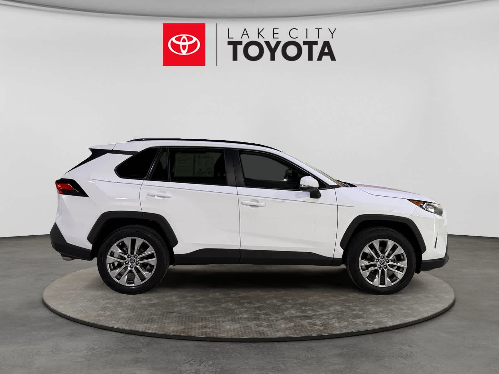 2020 Toyota RAV4 XLE Premium