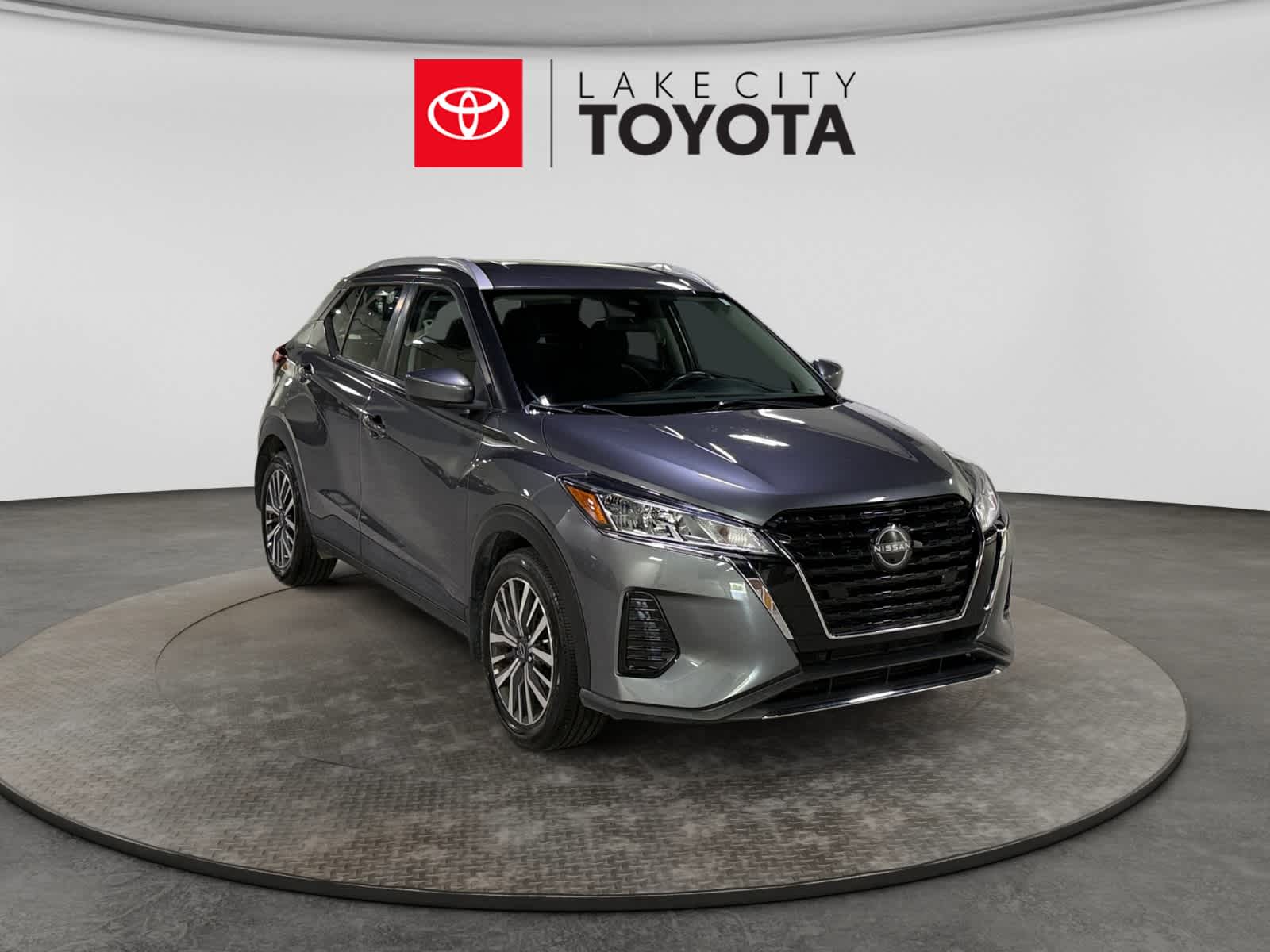 2022 Nissan Kicks SV