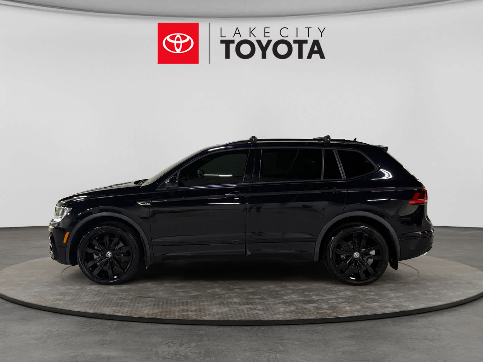 2021 Volkswagen Tiguan SE R-Line Black