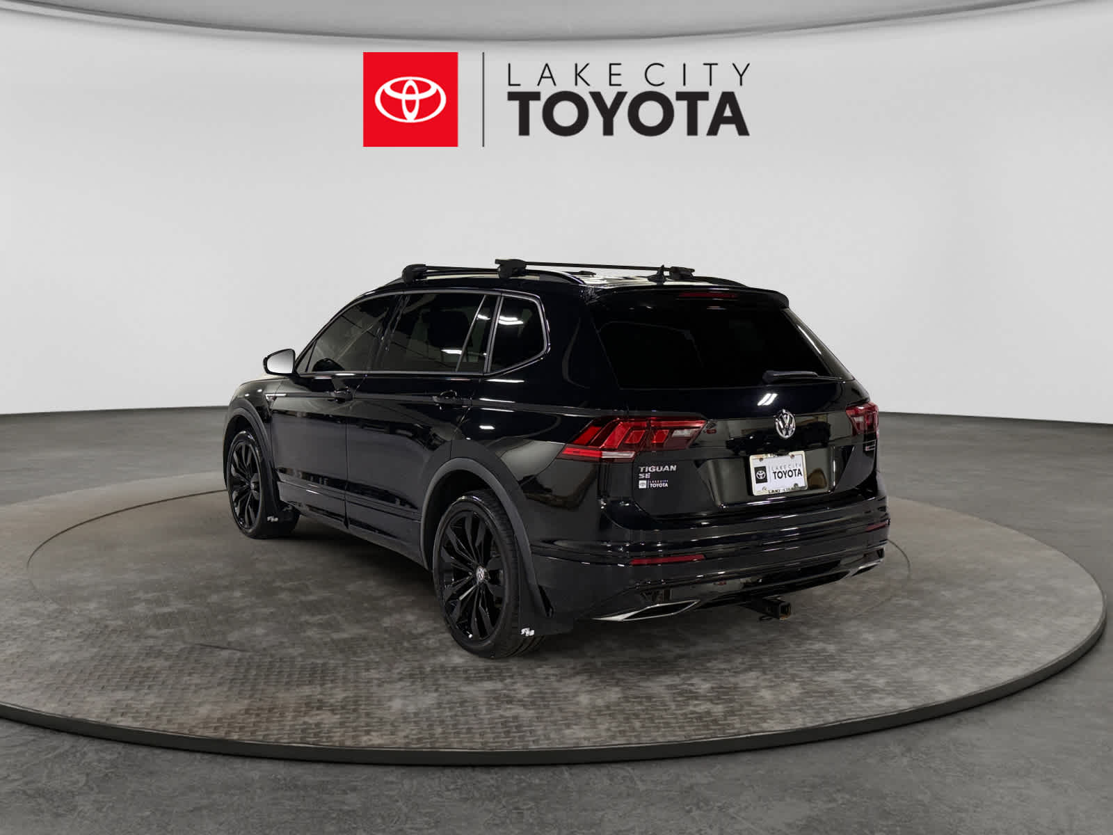 2021 Volkswagen Tiguan SE R-Line Black
