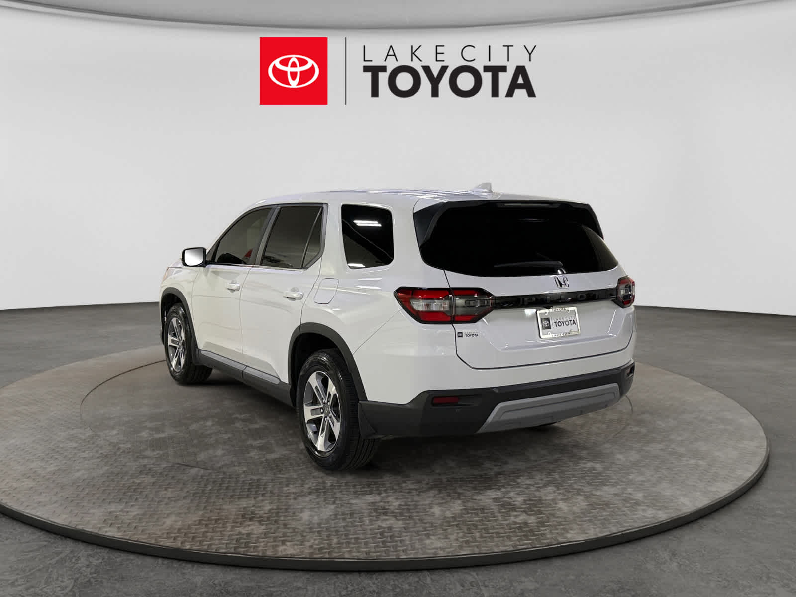 2024 Honda Pilot EX-L 8 Passenger