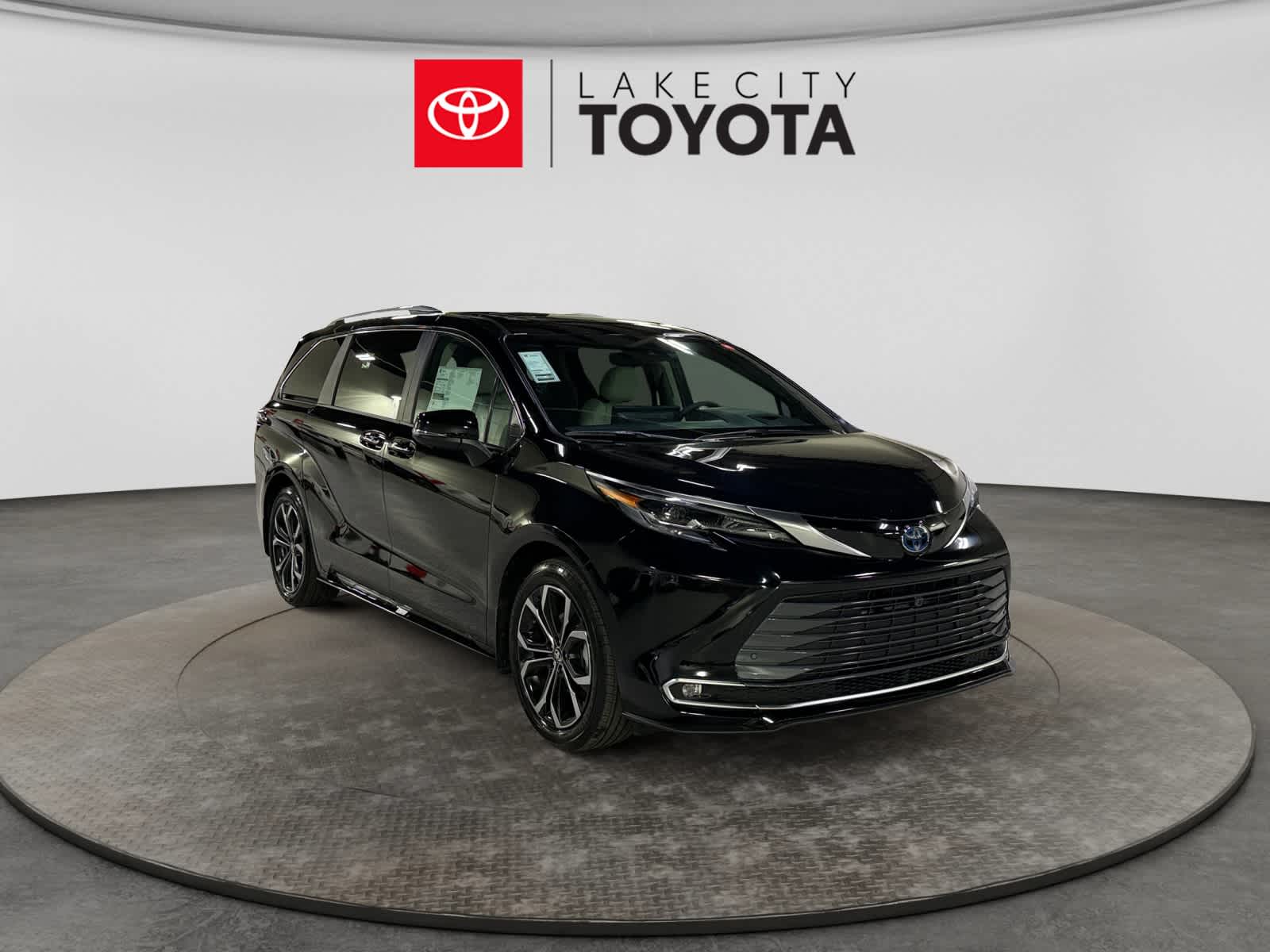 2025 Toyota Sienna Platinum