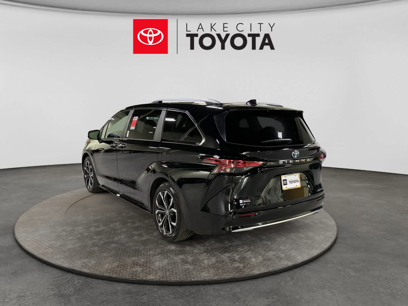 2025 Toyota Sienna Platinum