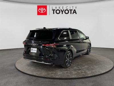 2025 Toyota Sienna Platinum